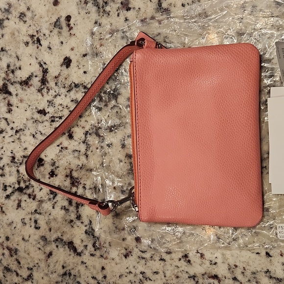 🔥NWT Coach Wristlet pink - Picture 4 of 7